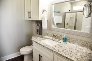 A bathroom at Lighthouse View