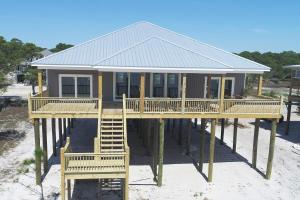 The building in which the holiday home is located