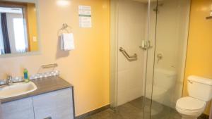 Koupelna v ubytování Fenix Hotel