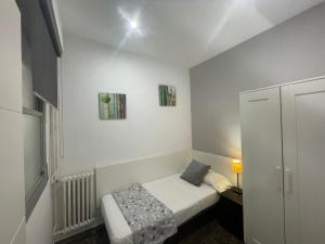 Postel nebo postele na pokoji v ubytování Family-Friendly Home in Central Barcelona 4BDR