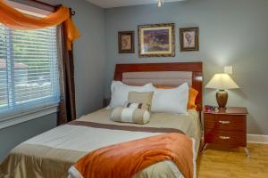 Postel nebo postele na pokoji v ubytování Natchez Vacation Rental, Close to Historic Parks!