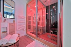 Kúpeľňa v ubytovaní Spa Des lumières Sauna/Hammam