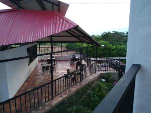 Ein Balkon oder eine Terrasse in der Unterkunft Cosmos Tatacoa Hotel