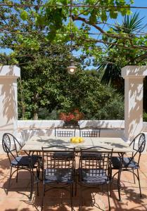 Balkon lub taras w obiekcie Villa Dos Palomas on the Golden Mile in Marbella