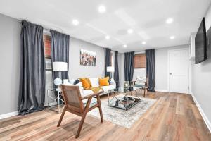 TV a/nebo společenská místnost v ubytování Stays By Morlisa