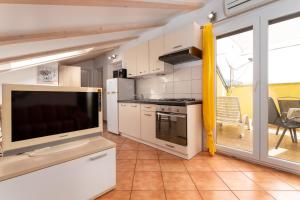 Kuchyň nebo kuchyňský kout v ubytování Apartments with parking spaces Baska, Krk - 13907