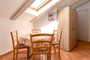 Posezení v ubytování Apartments with parking spaces Baska, Krk - 13907