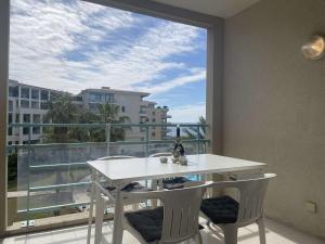 Balkón alebo terasa v ubytovaní Appartement 2 pièces avec piscine - 4 couchages, Juan les Pins - FR-1-252-190