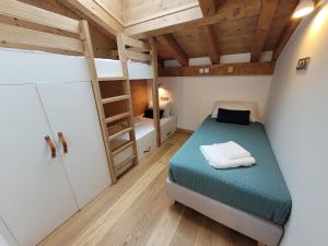 Łóżko lub łóżka w pokoju w obiekcie Spacieux duplex 3 chambres en suites, proche pistes et navettes, Les Gets - FR-1-598-140