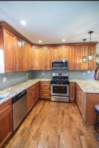 Gallery image of Secluded Farmhouse W/5BD & Pool in Monee