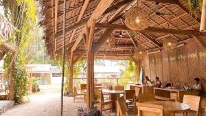Restaurace v ubytování Monkey Business Siquijor