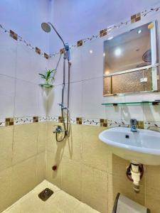 Et badeværelse på MES HOTEL - Ngay Bến Ninh Kiều