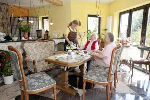 Restavracija oz. druge možnosti za prehrano v nastanitvi Landferienhaus Pension Erika