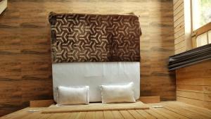 Gallery image of Loghouse at khajjiar lake in Khajjiar 