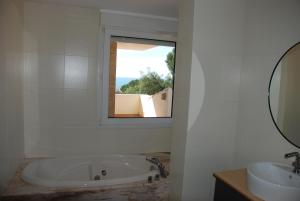 Zdjęcie z galerii obiektu Exclusiva Villa Alcoceber w mieście Alcossebre