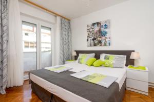 Postel nebo postele na pokoji v ubytování Apartments with a parking space Rovinj - 2288 + 30 fotografií