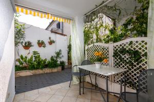Zahrada ubytování Apartments with a parking space Rovinj - 2288