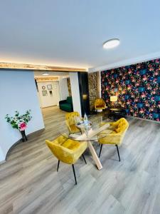 Posezení v ubytování Hotel am Schloss + 37 fotografií