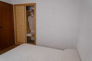 Posteľ alebo postele v izbe v ubytovaní Comfortable and Elegant Seafront Apartment