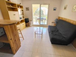 Area tempat duduk di Studio Six-Fours-les-Plages, 1 pièce, 4 personnes - FR-1-316-43