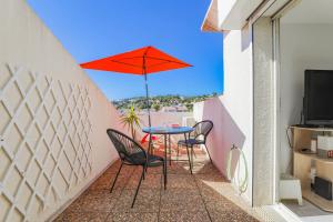 Fotografija v galeriji nastanitve Studio avec terrasse vue mer et climatisation v mestu Marseille