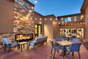 Posezení v ubytování Residence Inn by Marriott Sedona