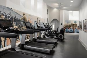Fitness centrum a/nebo fitness zařízení v ubytování Marriott Vacation Club® at Custom House, Boston  