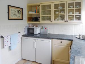 Een keuken of kitchenette bij The Churn