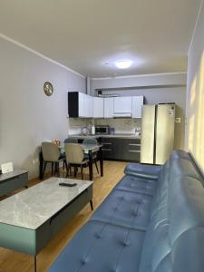 Dapur atau dapur kecil di Home away home in the heart of UB, Mongolia