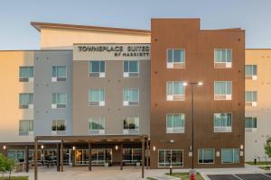 an image of the front of a hotel at TownePlace Suites Austin South in Austin
