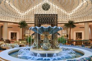 A piscina localizada em Walt Disney World Dolphin ou nos arredores