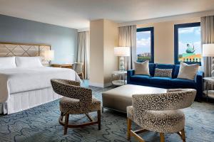 Cama ou camas em um quarto em Walt Disney World Dolphin