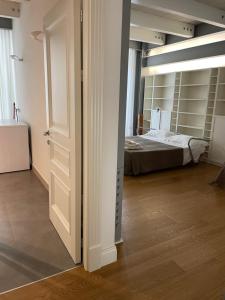 A bed or beds in a room at Casa Giulietta - ombrellone e 2 lettini inclusi