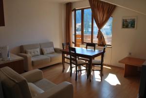 Gallery image of PM Services Riverside Apartments in Madzhare