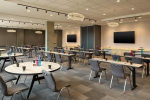 Televisyen dan/atau pusat hiburan di Aloft Trophy Club Westlake