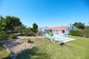 Swimmingpoolen hos eller tæt på Ocean Whisper