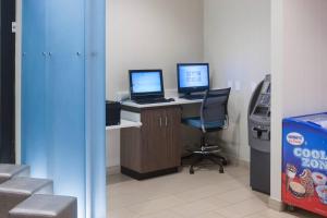 Foto da galeria de SpringHill Suites by Marriott Orlando at SeaWorld em Orlando