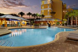 A piscina localizada em SpringHill Suites by Marriott Orlando at SeaWorld ou nos arredores