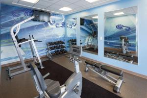 Academia e/ou comodidades em SpringHill Suites by Marriott Orlando at SeaWorld
