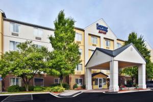 uma representação da frente de um hotel com um gazebo em Fairfield by Marriott Southeast Hammond, IN em Hammond