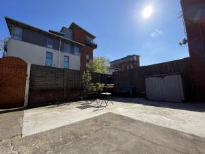 Το κτήριο όπου στεγάζεται  το διαμέρισμα