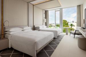 Ένα ή περισσότερα κρεβάτια σε δωμάτιο στο Rabat Marriott Hotel