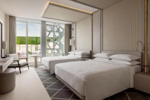 Ένα ή περισσότερα κρεβάτια σε δωμάτιο στο Rabat Marriott Hotel