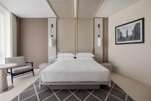 Ένα ή περισσότερα κρεβάτια σε δωμάτιο στο Rabat Marriott Hotel