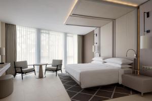 Ένα ή περισσότερα κρεβάτια σε δωμάτιο στο Rabat Marriott Hotel