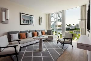Χώρος καθιστικού στο Rabat Marriott Hotel