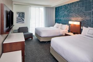 Postel nebo postele na pokoji v ubytování Courtyard by Marriott Minneapolis West