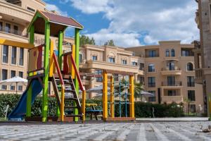 Herní místnost nebo prostor pro děti v ubytování APHRODITE PARK DELUXE