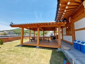 Gallery image of Jeongga Hanok in Iksan