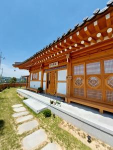 Gallery image of Jeongga Hanok in Iksan